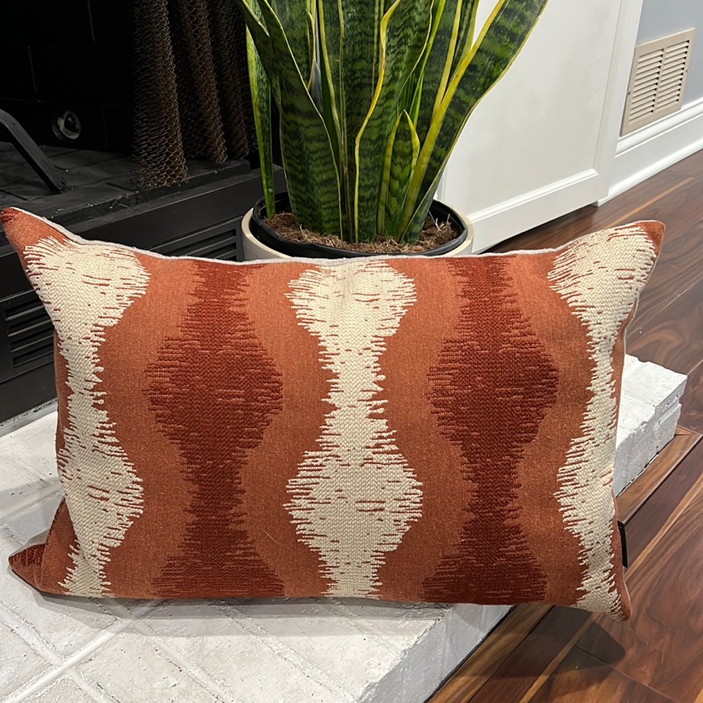 #28–Accent pillow